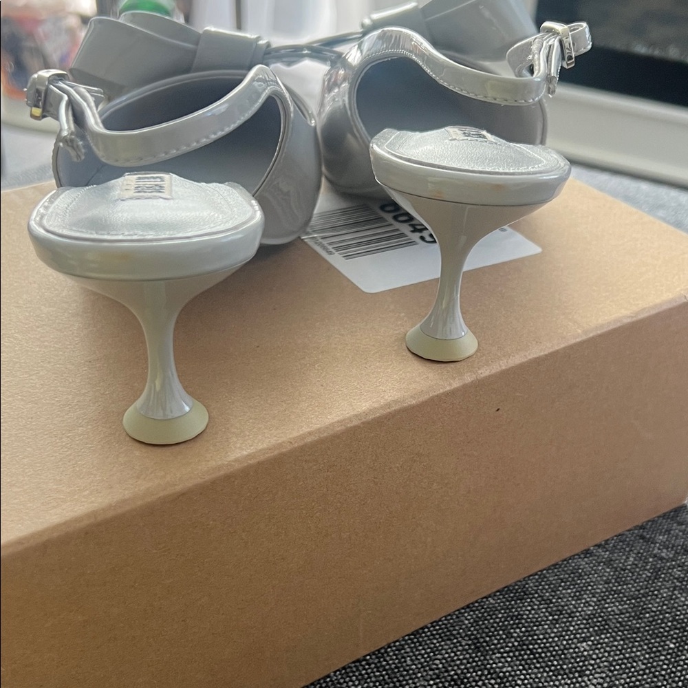 BibiLou (nwt)Gray Patent Leather Slingback Heels - Picture 5 of 6